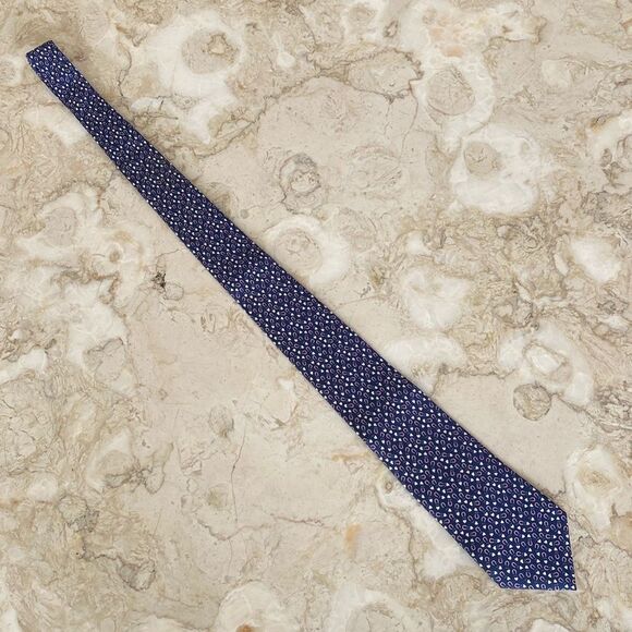 Salvatore Ferragamo Magnets & Hearts 100% Silk Tie - Picture 11 of 12